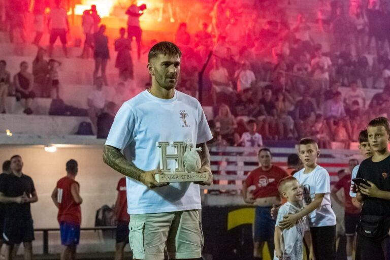 Livaja se vratio u udarnu postavu, a Hajduk se muči